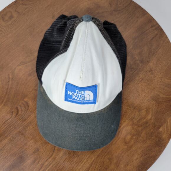 The North Face Keep It Patched Trucker Hat White Black Flexfit Tech 110 Snapback - Picture 2 of 12